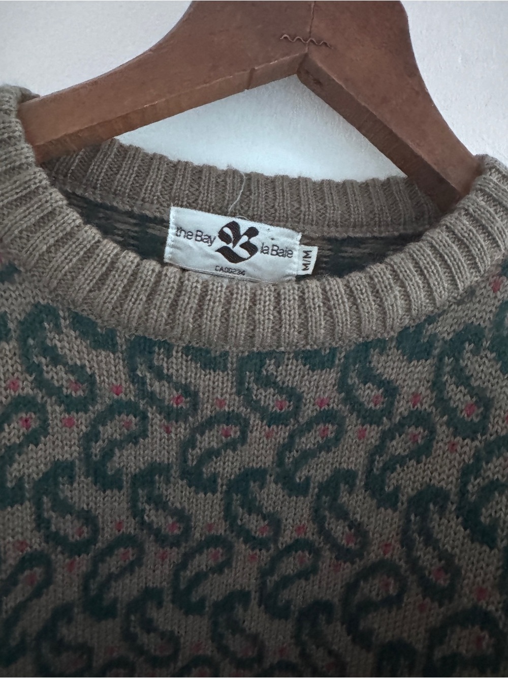 The bay vintage crew neck virgin wool size medium